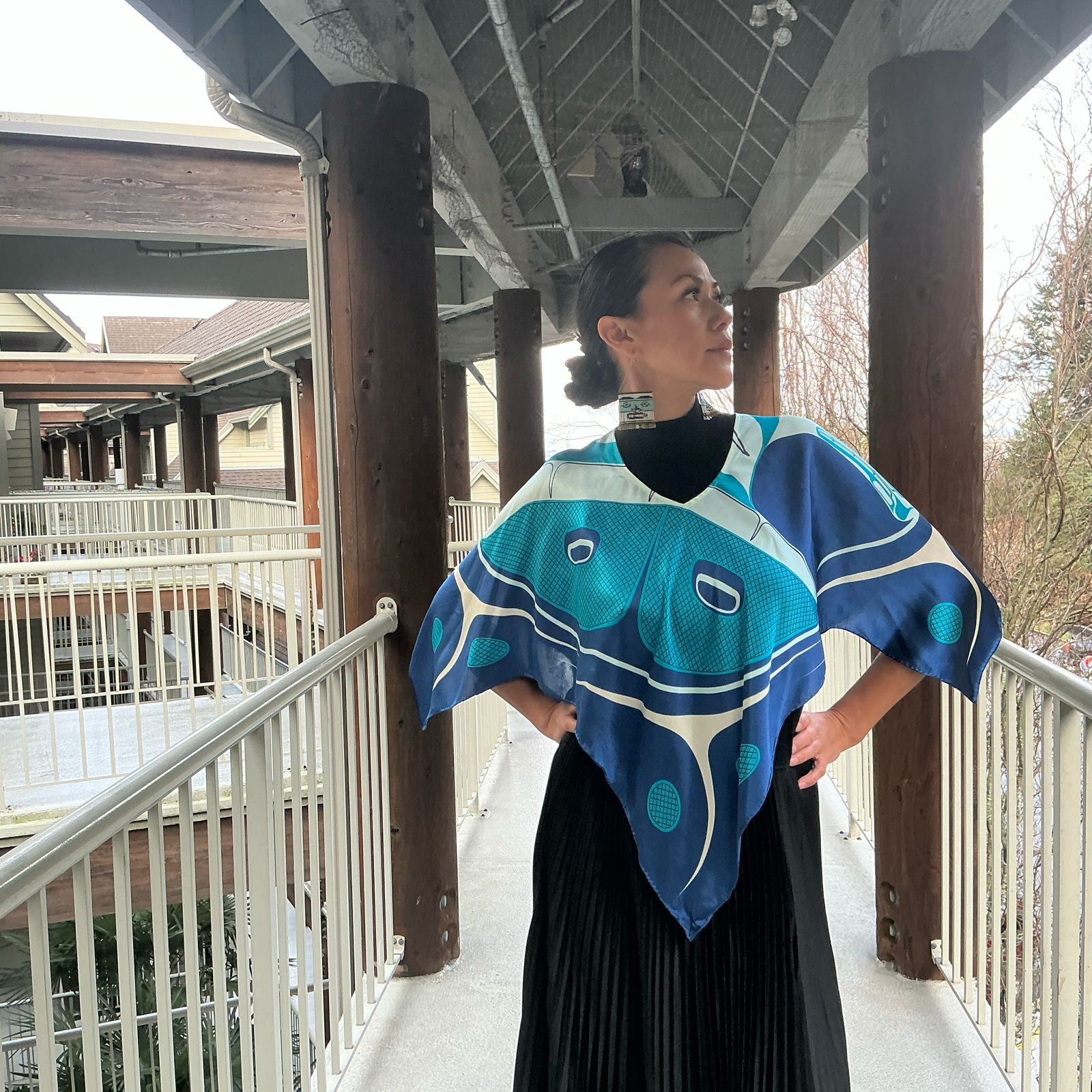 South East Wind Pullover Scarf Top