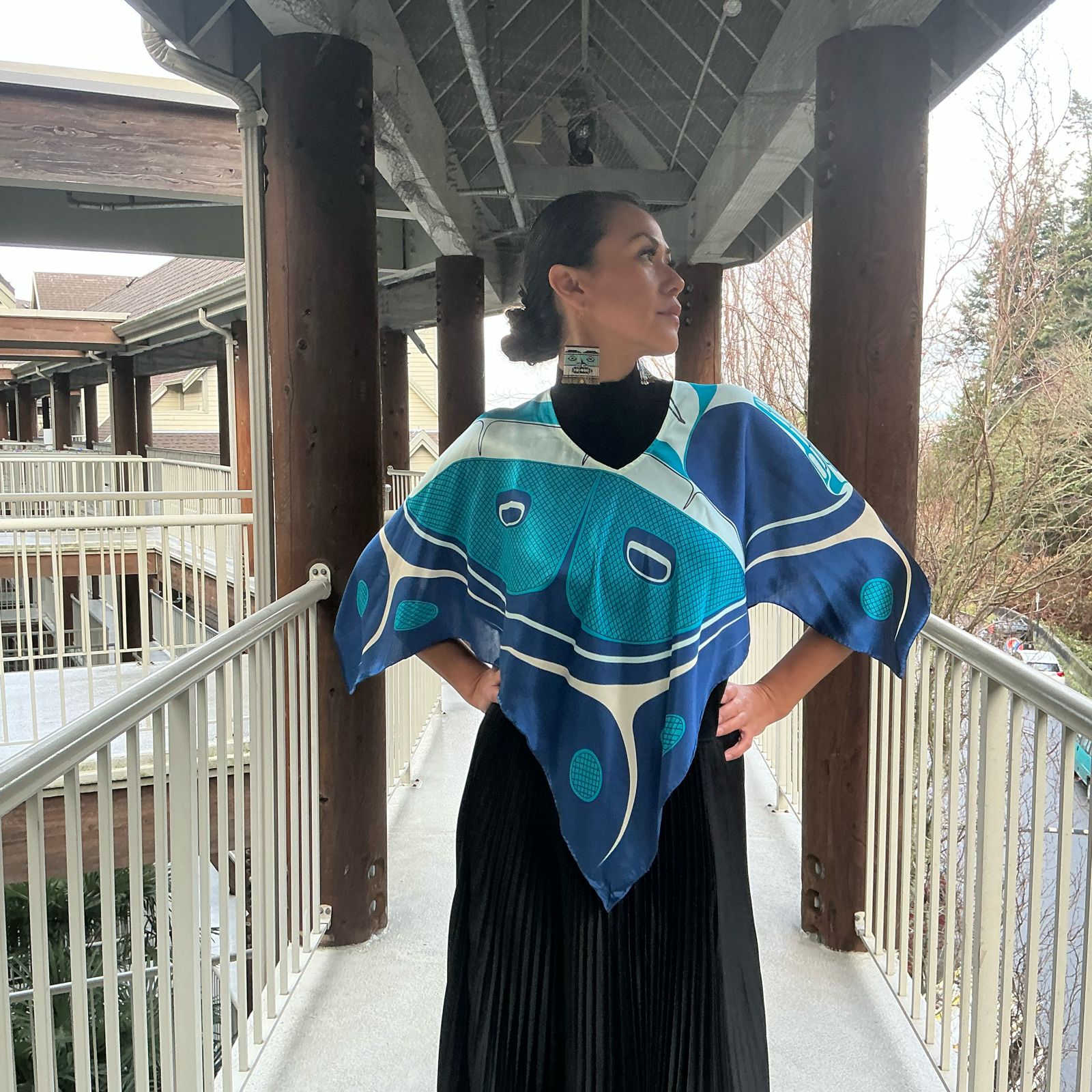 South East Wind Pullover Scarf Top